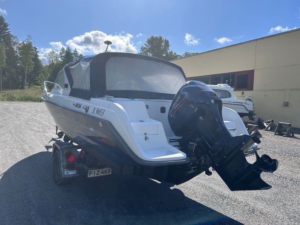 Bella 642HT + Evinrude 90