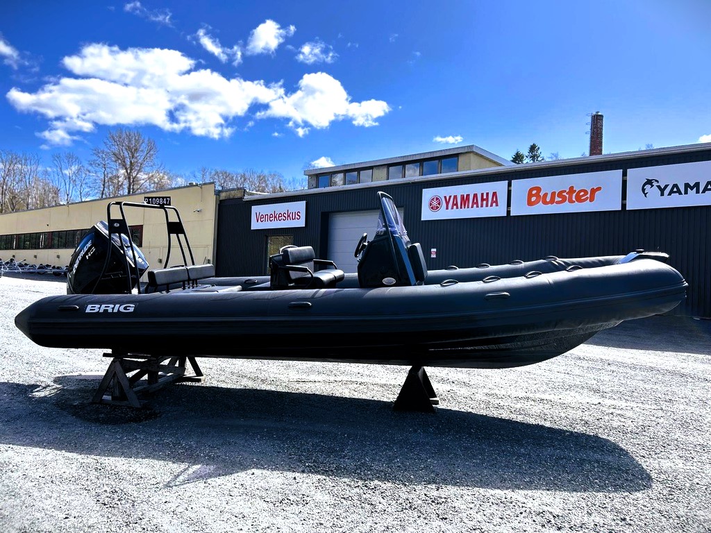Brig Navigator 700 + Evinrude E-TEC 200