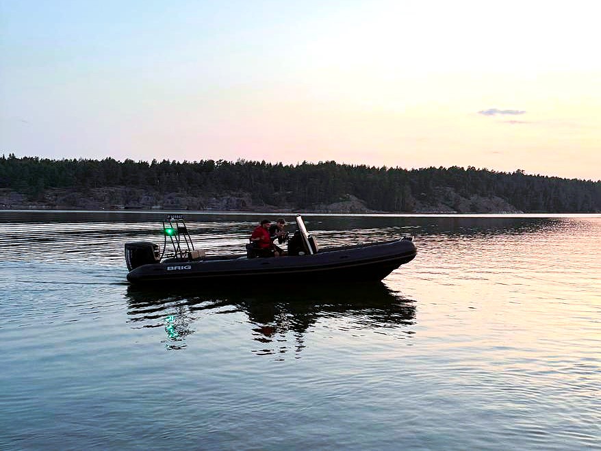 Brig Navigator 700 + Evinrude E-TEC 200