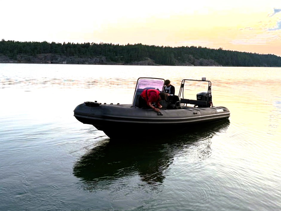 Brig Navigator 700 + Evinrude E-TEC 200