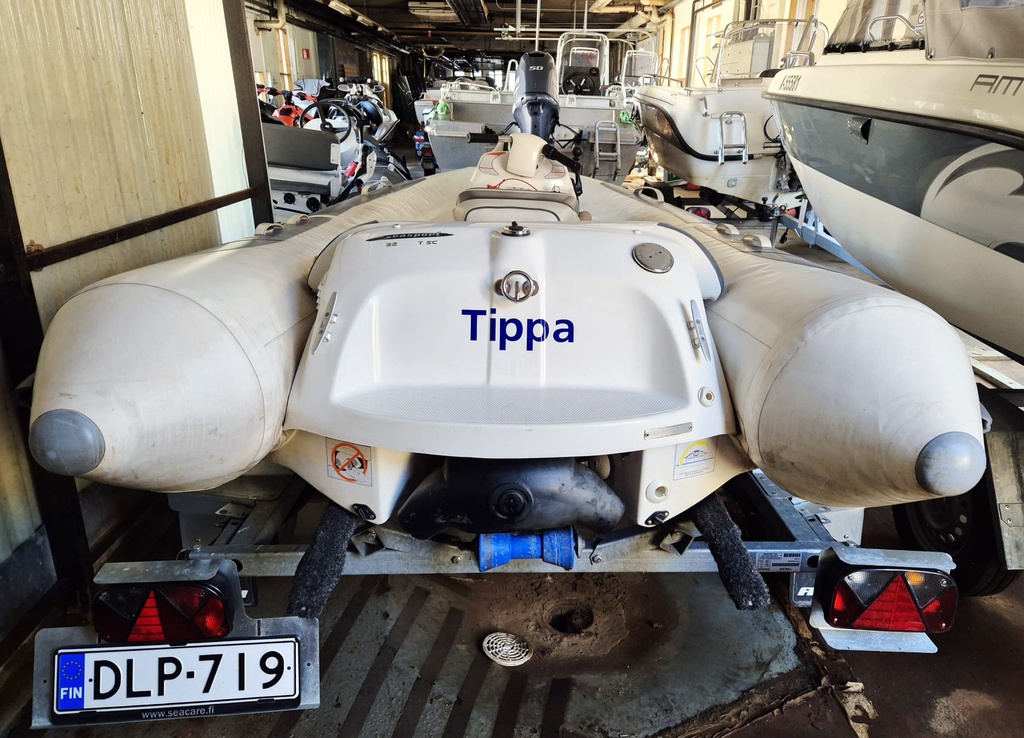 Avon Seasport 320 Jet Rib