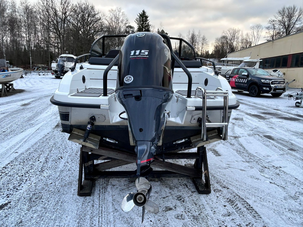 Yamarin Cross 57BR VMAX + Yamaha VF115 VMAX