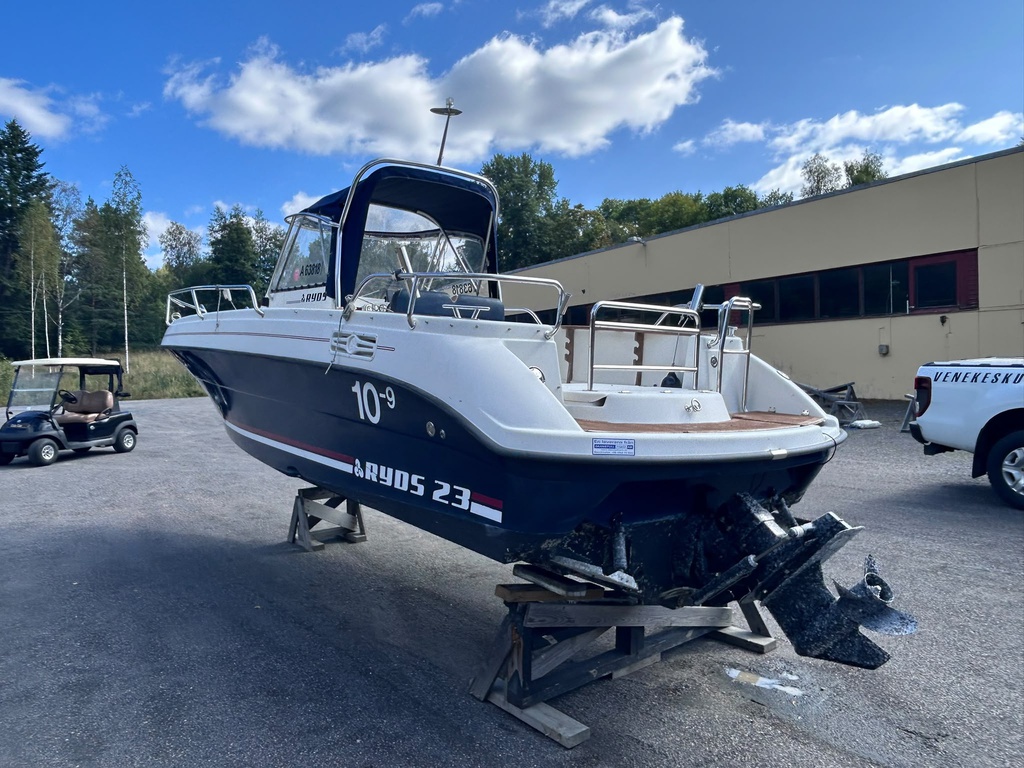 Ryds 23 + Mercruiser 4.3 MPI