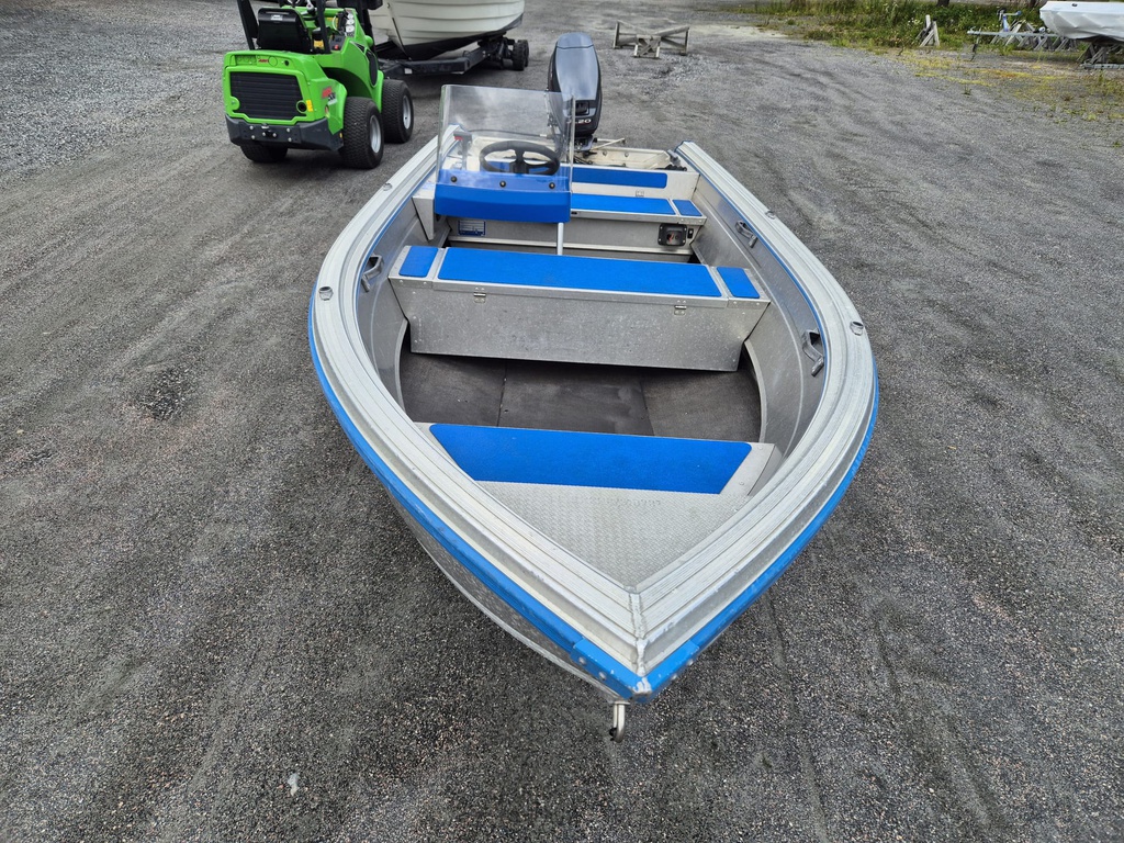 Buster XSR + Yamaha 20hv 2T