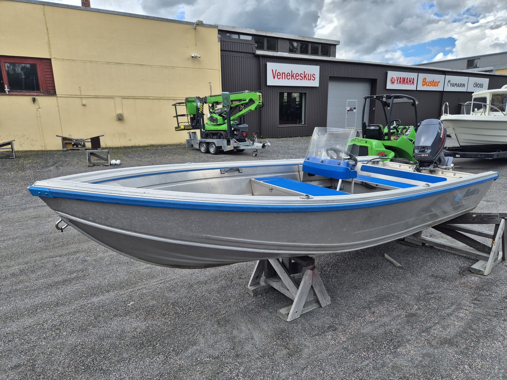 Buster XSR + Yamaha 20hv 2T