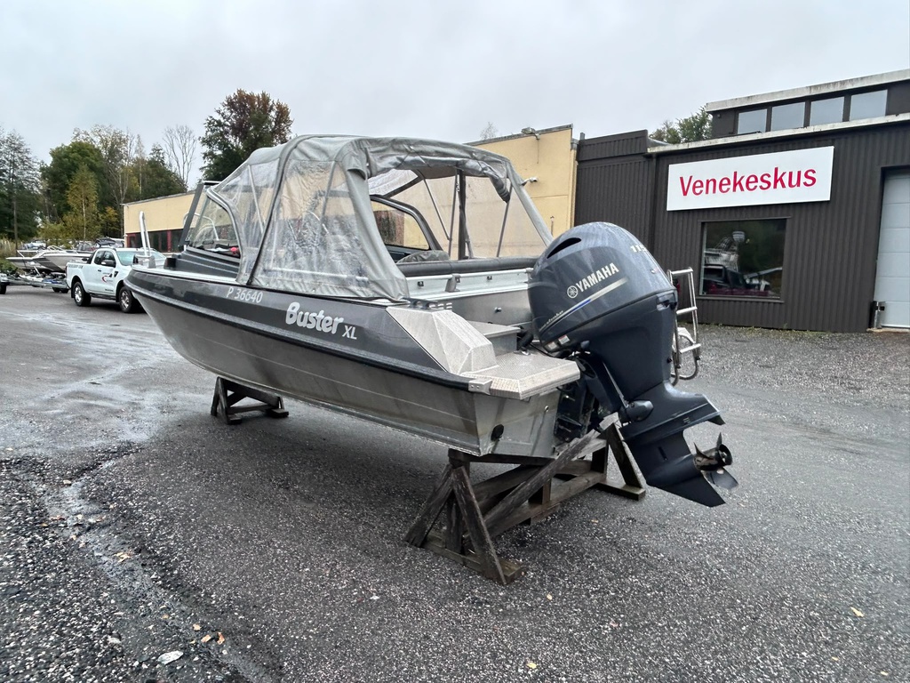 Buster XL + Yamaha F115