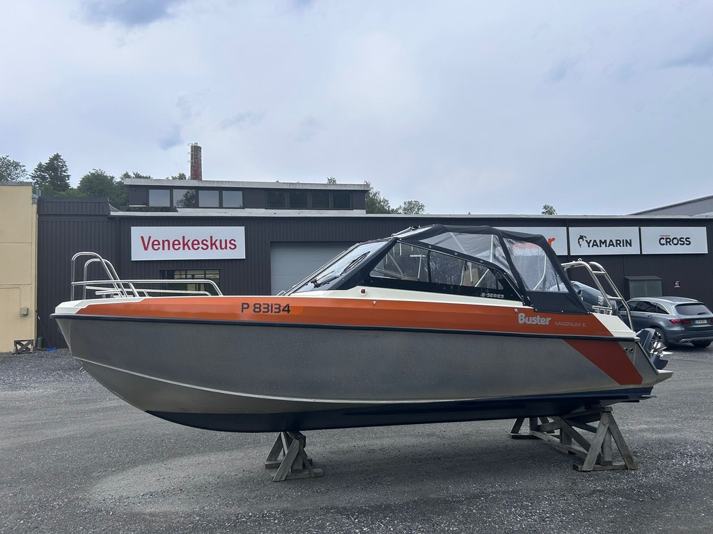 Buster Magnum E + Yamaha F225 (kopia)